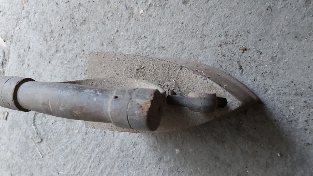 Продавам Ютия на въглища