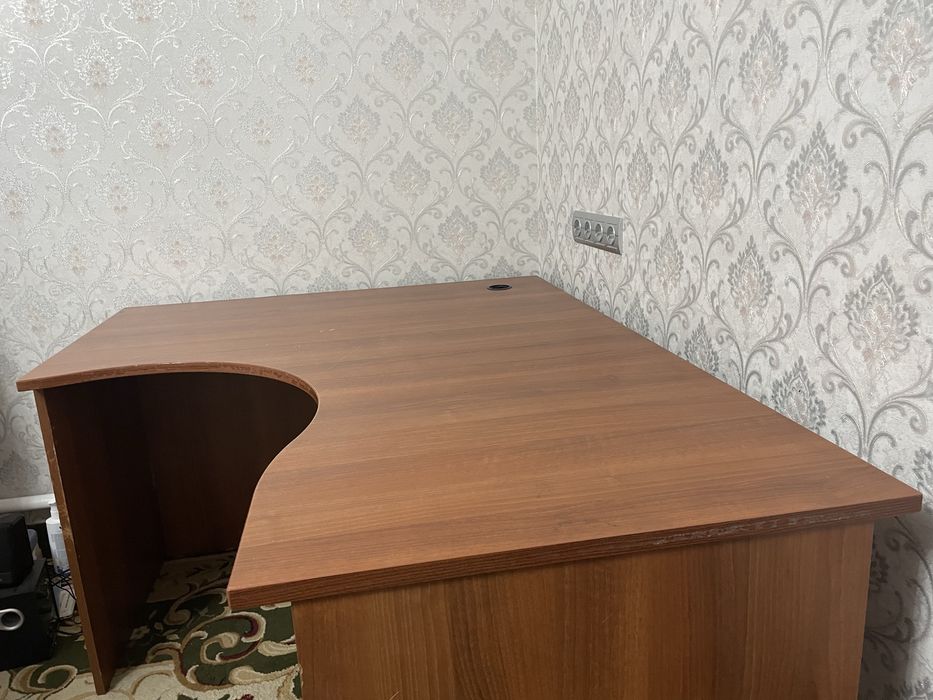 Стол для компютера