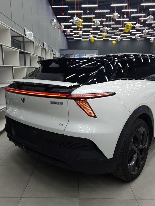 Geely Jiyue Robo 01 P. 2024 elektro 4x4.