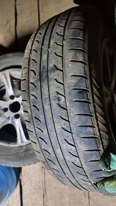 Продам три резины три титанки.  на 14 . 185/70