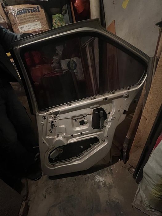 БМВ е36 Задняя дверь