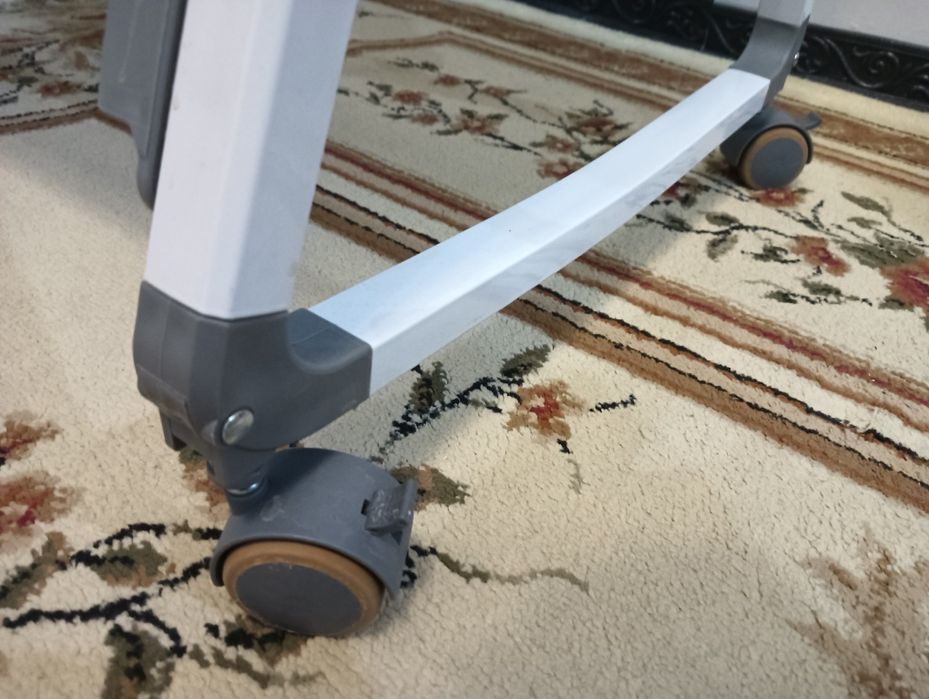 Продается кровать для младенцев