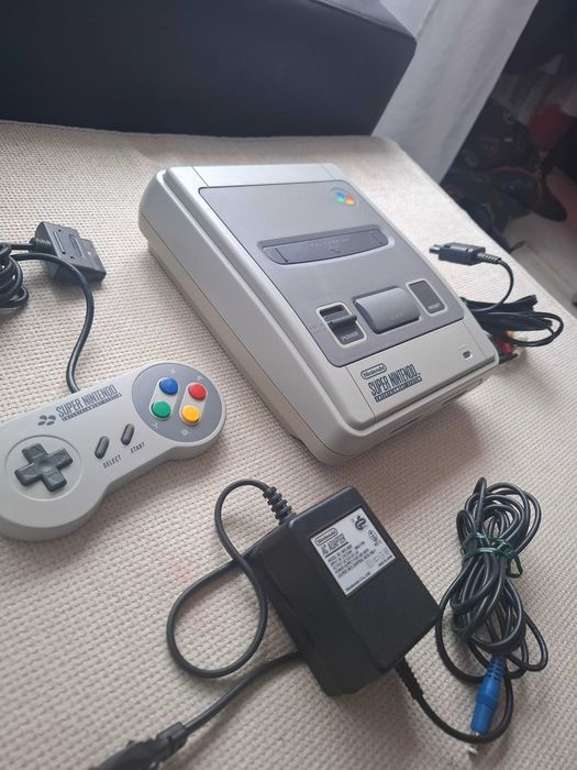 Super Nintendo/SNES modat region free si 50/60 hz