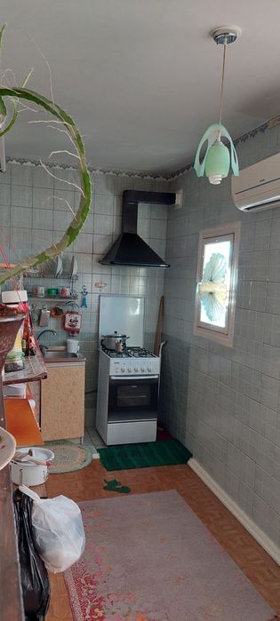 3 xonalik xonadon sotiladi polichudes bozori roparasida