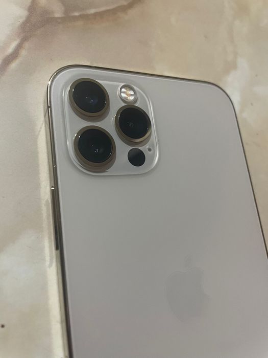 iphone 12 pro se vinde  Gold