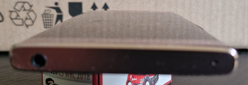 Sony xperia XA2 rose gold