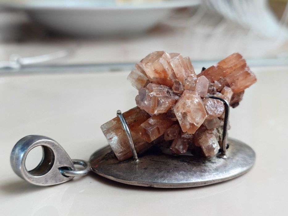 Pandantiv masiv, Argint cu aragonit