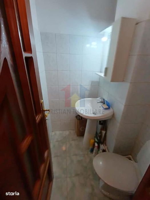 LIBER 3 camere, parter cu balcon 14 m, Semimobilat, Garii