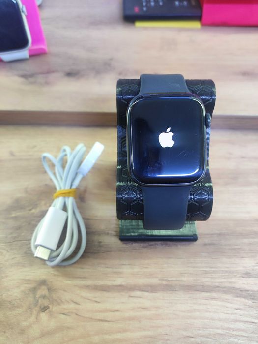 Смарт часы Apple Watch 7 Series в хорошем состоянии!