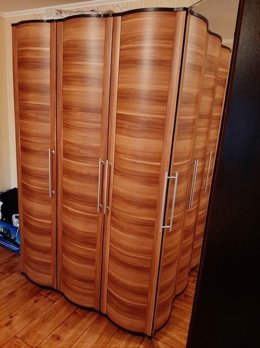 Продам спальный гарнитур