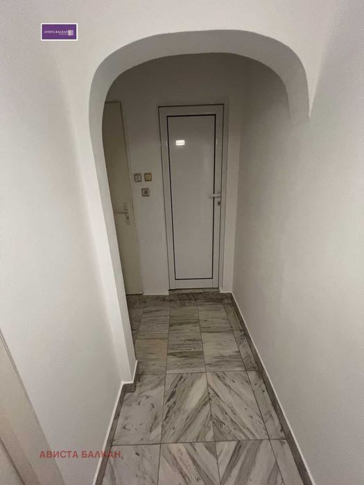 Продава се Тристаен апартамент в София, Център - 100 кв.м за 2500 €/кв.м - Снимка #2