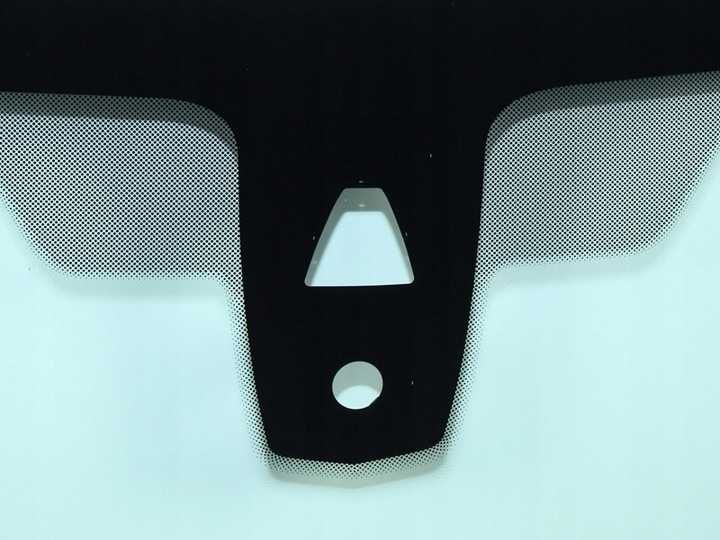 Предно стъкло BMW X6 II F16 камера + сензор за дъжд 2014 - 2019 година