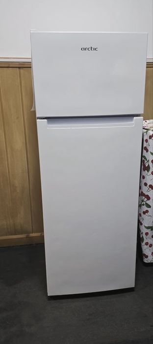 Frigider + congelator arctic stare excelenta