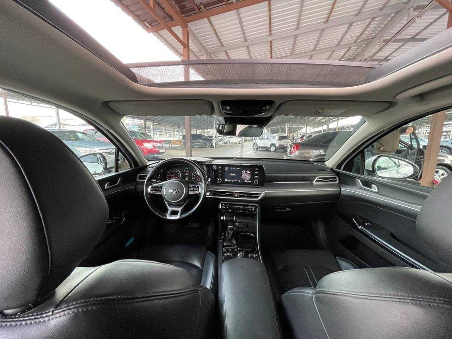 Срочно!!! продаётся машина Kia k5 2.5