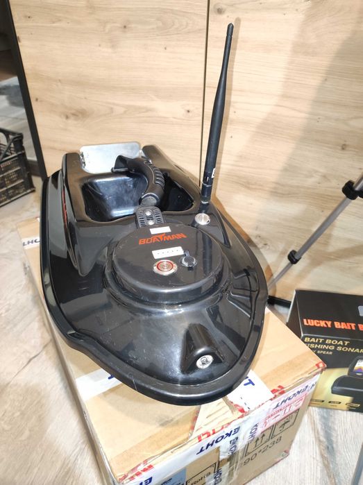 Лодка boatman със GPS и сонар