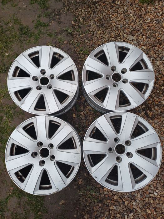 Vînd jante aliaj.