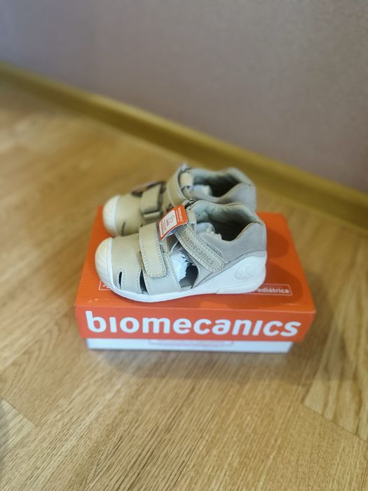 Сандали Biomecanics. Новые 23р.