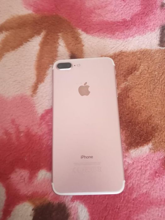 Продам или обменяю айфон 7+