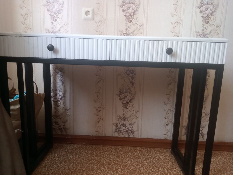 Продам стулья и стол