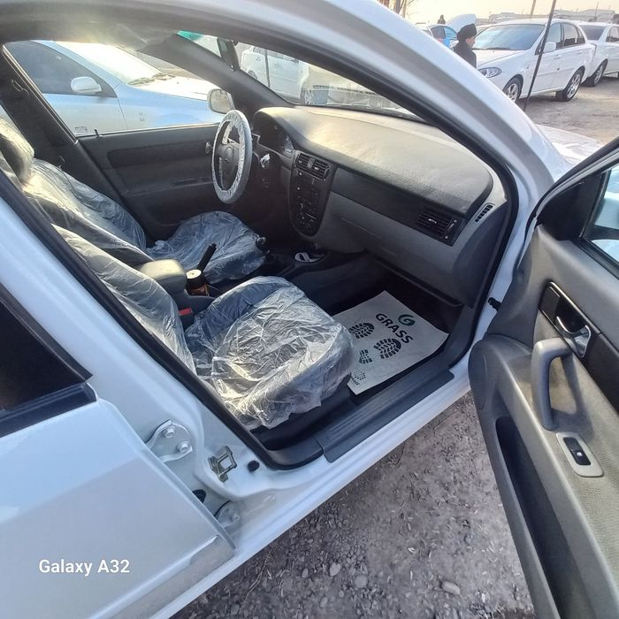 Лассетти 1.8 седан