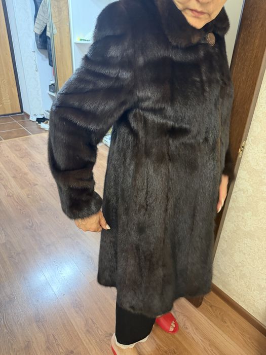 Продам 2 женские шубы