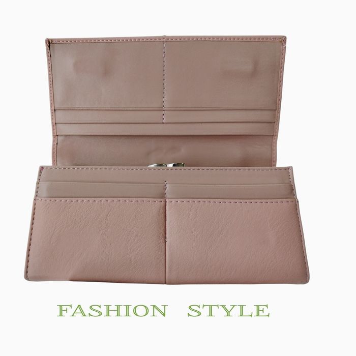 Дамски елегантен портфейл с магнитно закопчаване в розов и зелен цвят