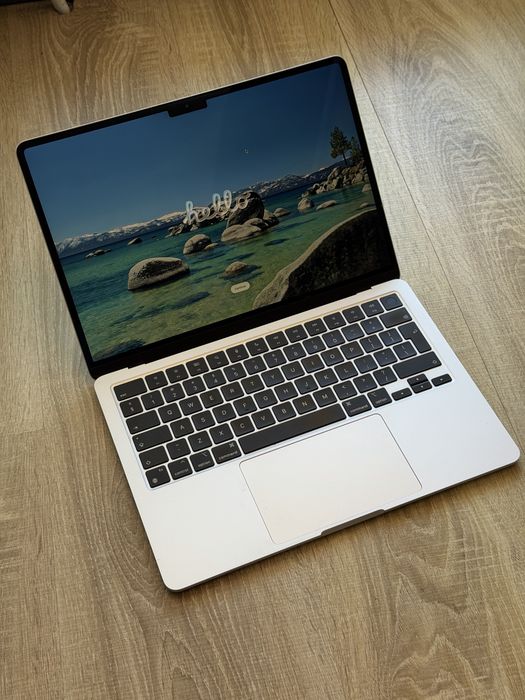 Apple MacBook Air M2 2022, 13.6”, 8GB RAM, 256GB SSD