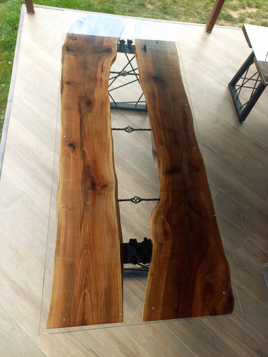 Дизайнерски ръчно изработени маси от масив орех и ковано желязо