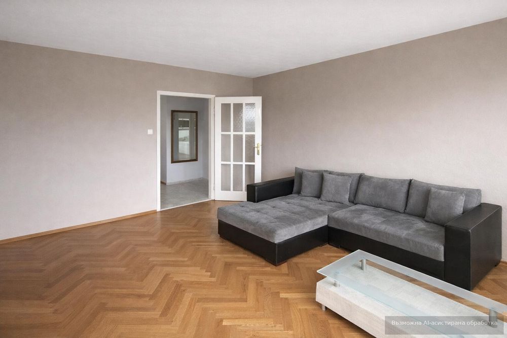 Тристаен апартамент под наем в Център