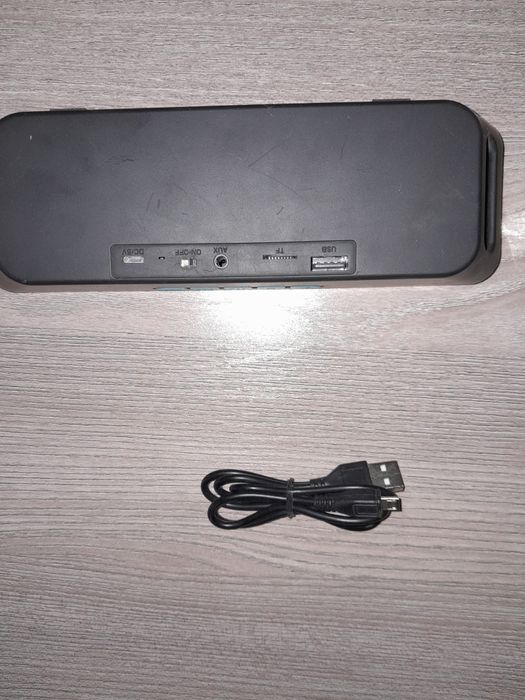 Продам мини колонку работает от сети