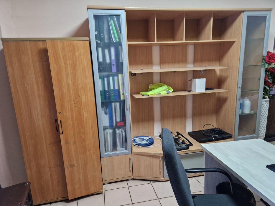 Продам офисную мебель.