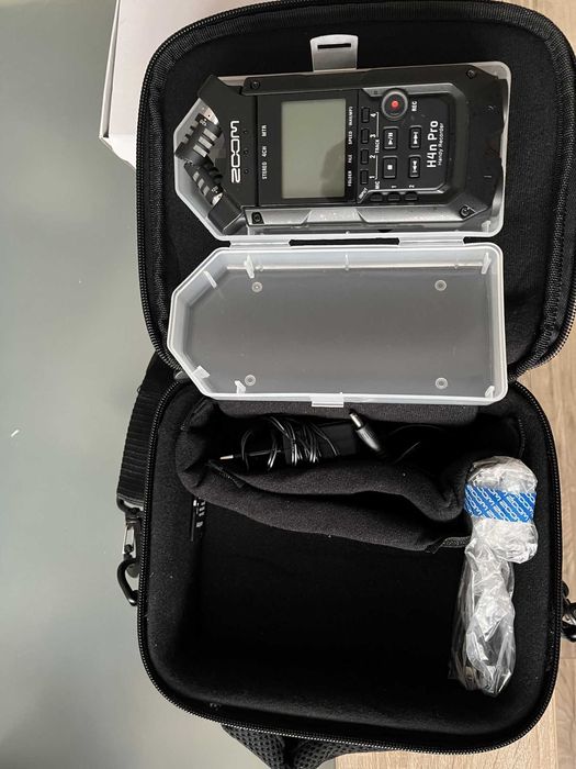 Vand Microfon profesional Zoom H4n Pro + pachet accesorii
