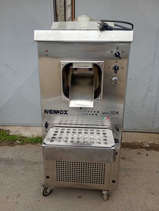 Машина за сладолед на топки