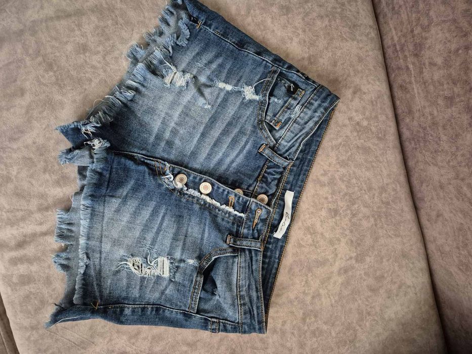 Дамски къси гащи