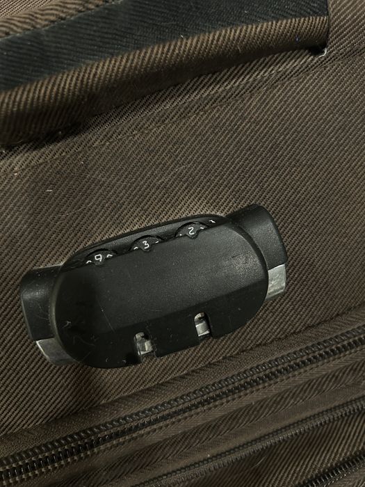 Продам чемодан дорожный