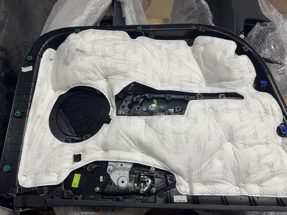 Кори за врати лява дясна KIA III PROCEED CEED