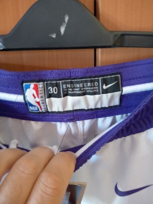 Pantaloni scurți Nike  NBA La Lakers mărimea S noi cu eticheta