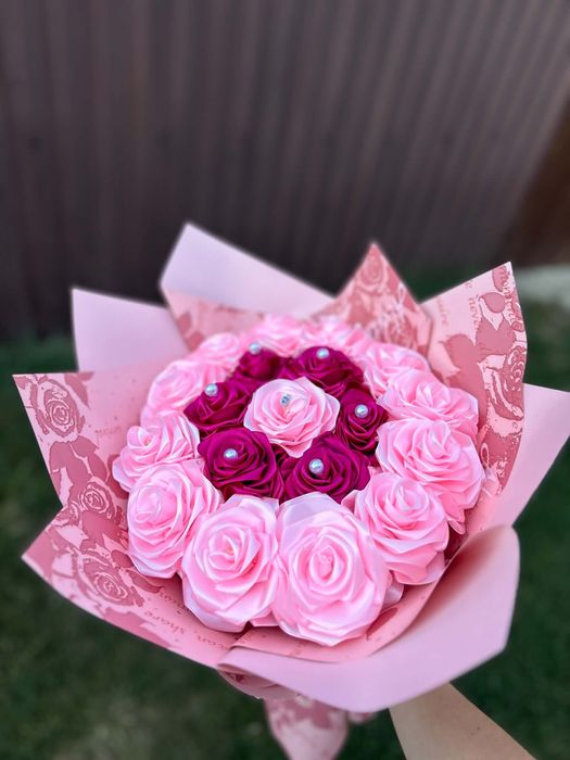 Buchet trandafiri din satin