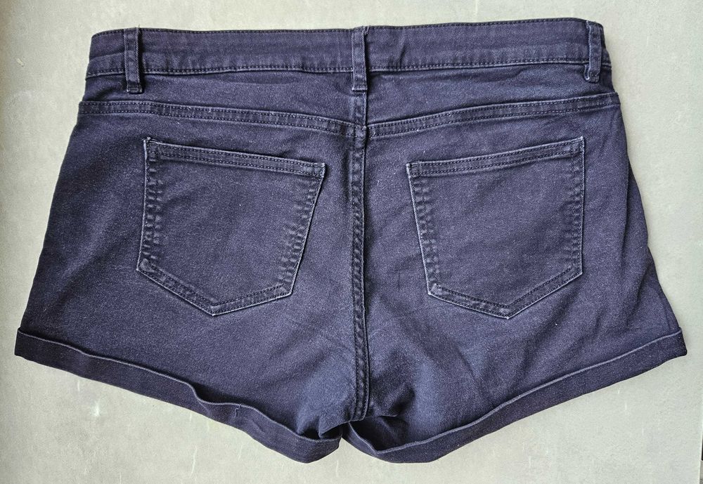 3 броя къси панталони H&M за 10лв общо