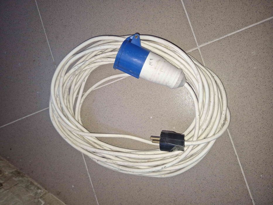 Захранващ кабел/преходник за каравана/кемпер контакт с дължина 17,5