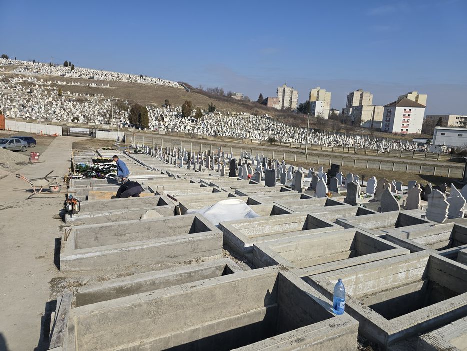Cimitir privat, cavouri ,lucrări în cimitir ,locuri de veci,morminte