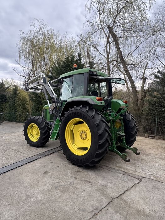 John Deere. 6800 cu incarcator frontal