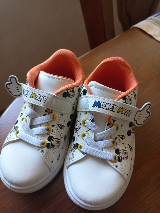 Нови детски обувки от естествена кожа  23 номер