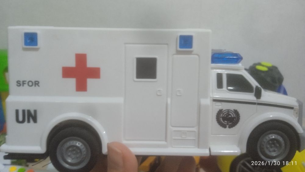 Продам пакет машинок (30шт)