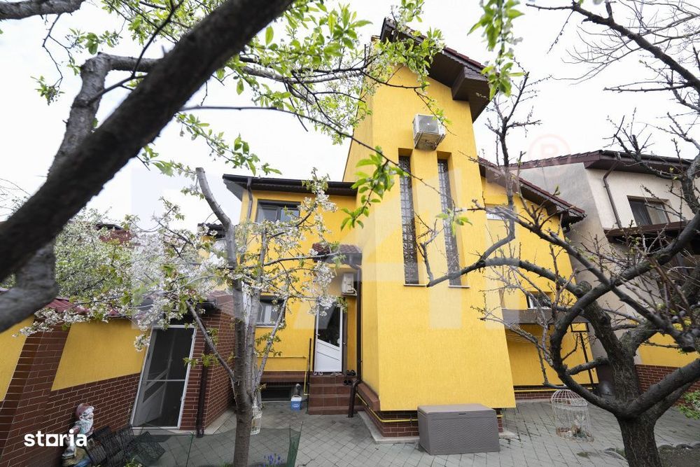 Casa cu stil, noua si la cheie, cu o curte superba, in zona centrala