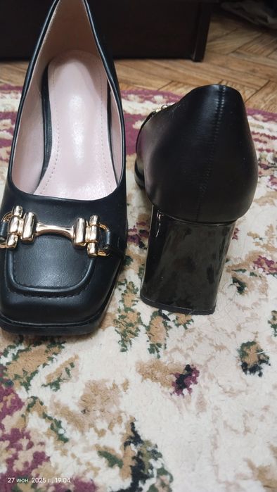 Продам женские  туфли