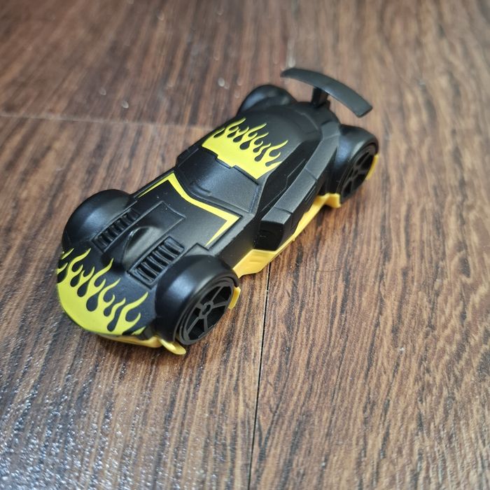 Машинка игрушка.