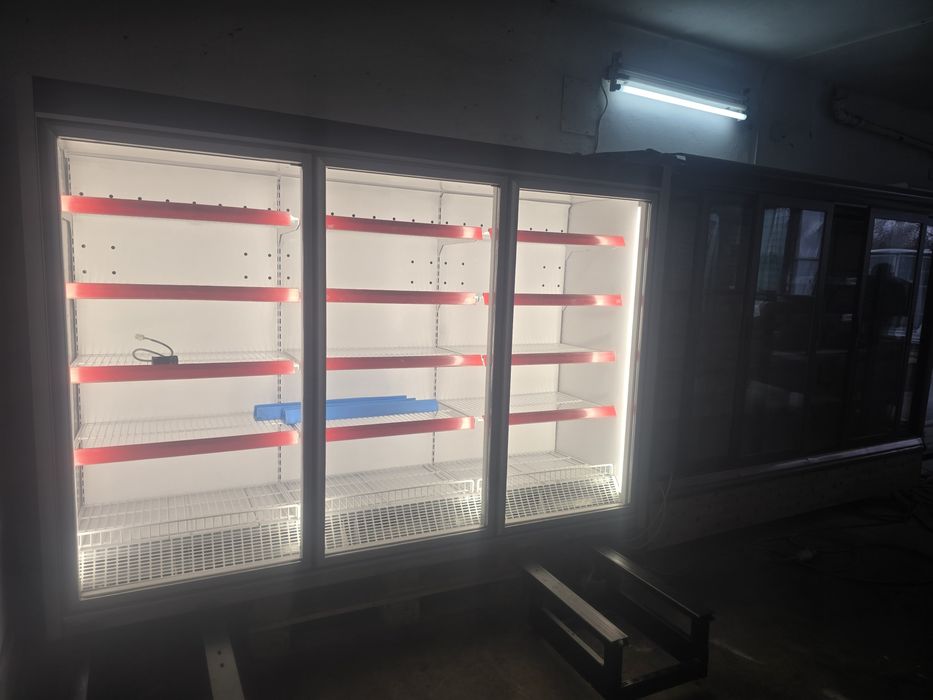 Vitrina bauturi/lactate / congelare