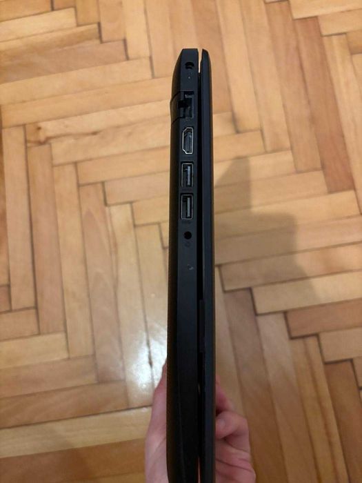 Laptop HP 15-da0193nq la cerere instalez Windows si Office cu licenta