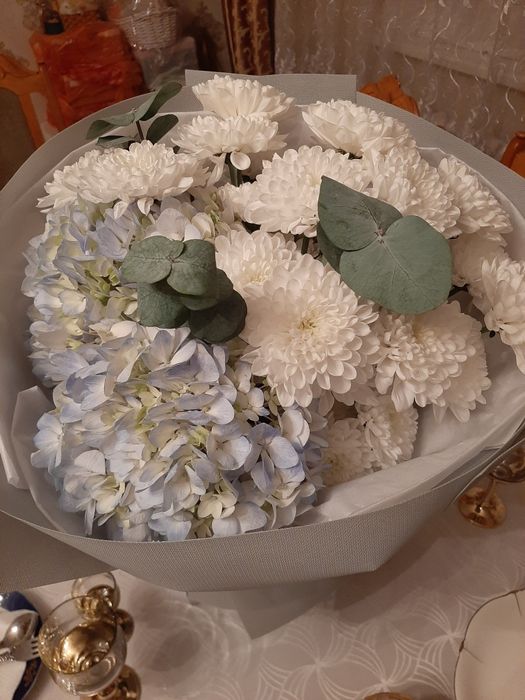 Цветы красивые собраны в букеты